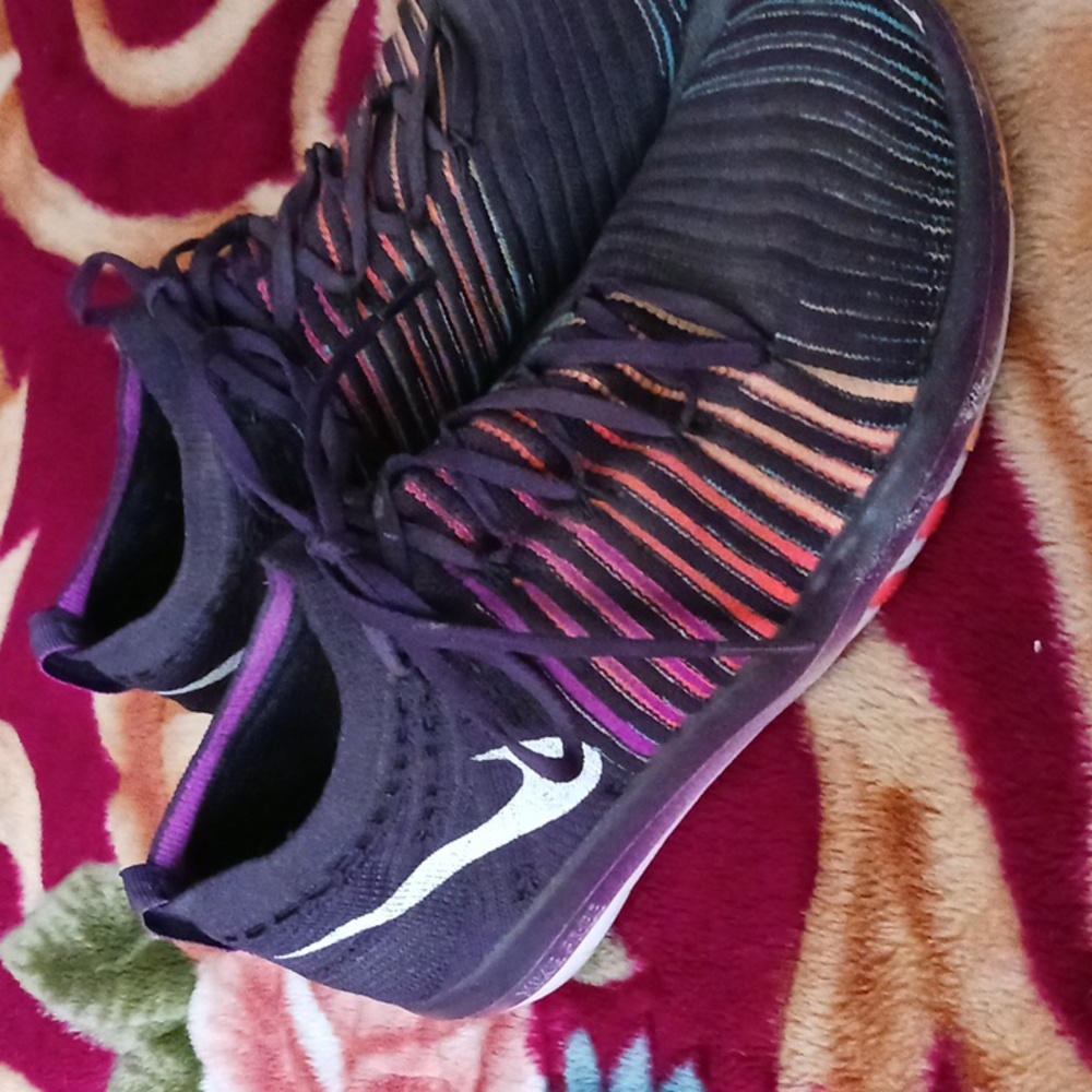 Nike - Picture 3 of 3